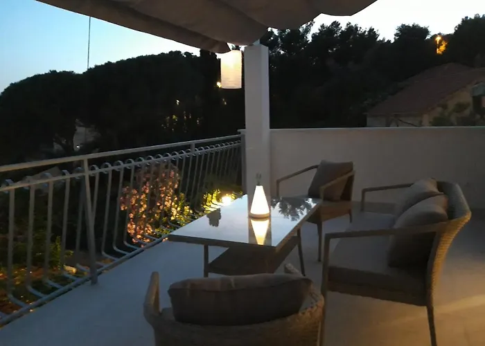Matanovi Dvori Apartman Milna (Brac)