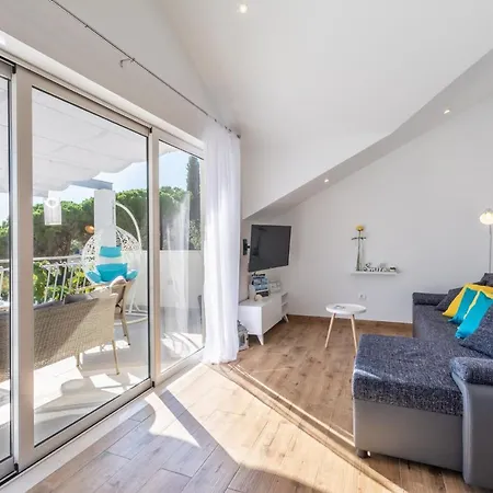 Matanovi Dvori 아파트 밀나