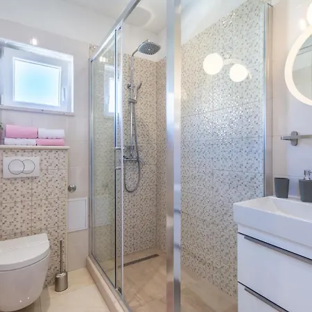 아파트 Matanovi Dvori *