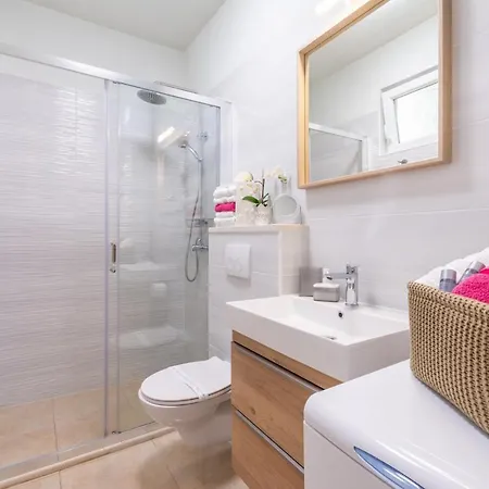 Matanovi Dvori 아파트 *